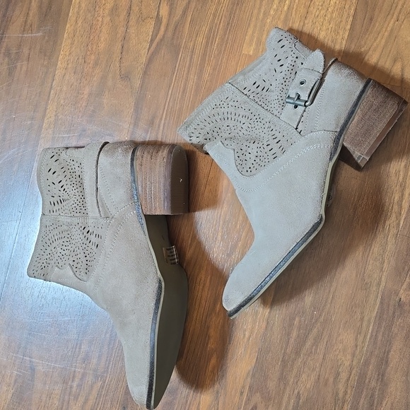 Naughty Monkey Zoey Leather Ankle Boot - Picture 4 of 9